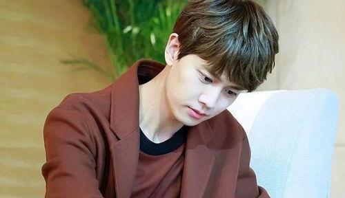 任嘉伦人设爆料视频,从古装侠客到现代精英,多面魅力引关注 第3张 任嘉伦人设爆料视频,从古装侠客到现代精英,多面魅力引关注 第3张